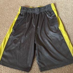 BOYS - Athletic Shorts - Size 7
